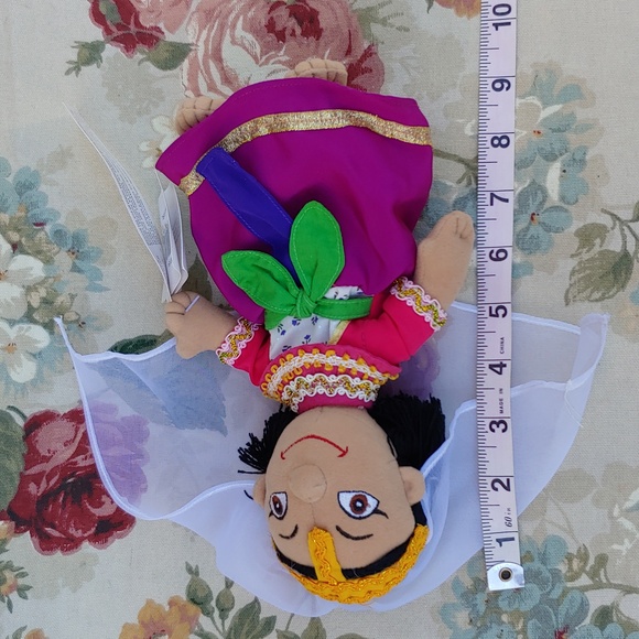 Vintage Disney Parks It's a Small World India Doll with Veil 9" x 5" NWT - Picture 10 of 11